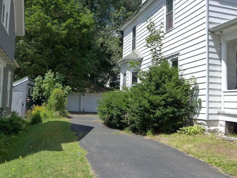 Photo of driveway