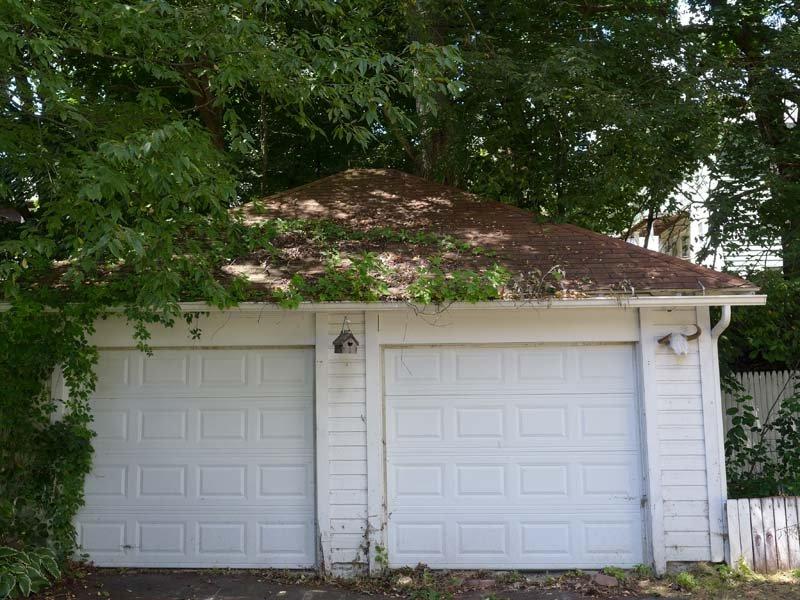 Photo of garage