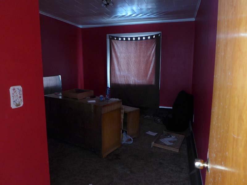 Photo of red room